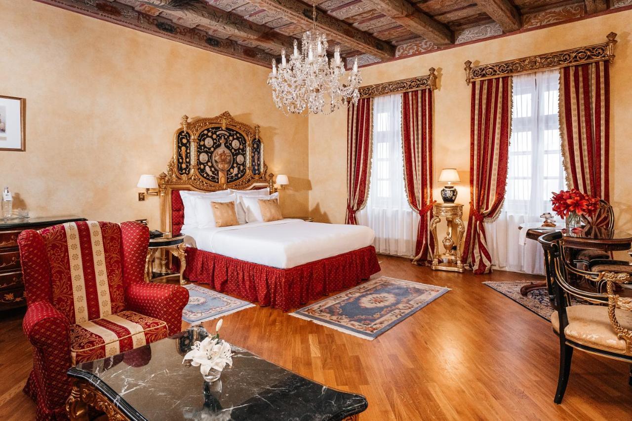 Junior Suite,1498475605:JPEG